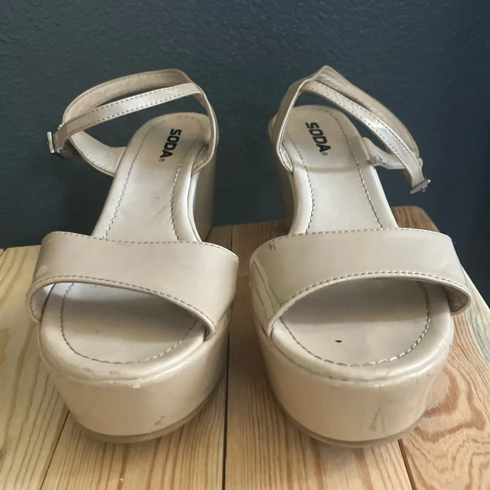 Soda platforms glossy nude beige wedges sandals